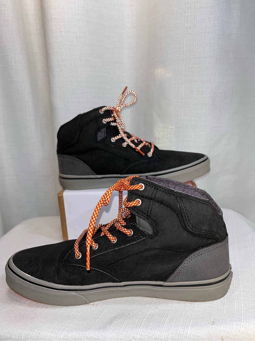 Vans Youth 7 Black Gray Mid Top Sneakers Orange Laces Women’s 8.5 Skate Shoes - Picture 5 of 8